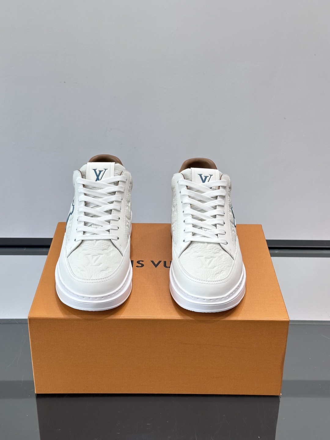 LV